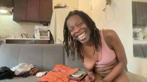 littyleesh1 online show from September 22, 3:27 pm