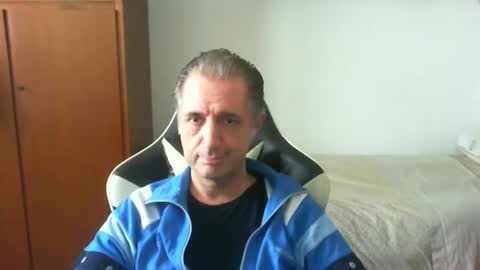 liuk53 online show from May 3, 1:06 pm
