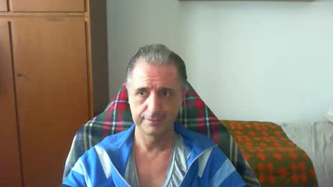 liuk53 online show from May 19, 1:51 pm