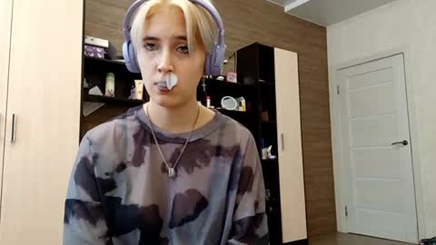 Snapshot of liviastubson chatting on September 11, 2:29 pm Nora online show from September 11, 2:29 pm