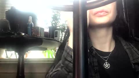 Liv Mirage online show from March 11, 7:28 pm