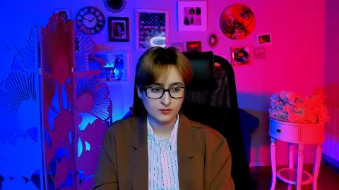 LixeLuna online show from April 7, 6:37 am