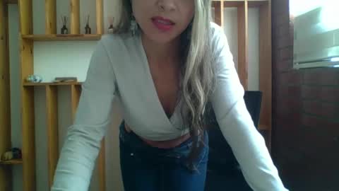 liz_28 online show from September 18, 3:49 pm