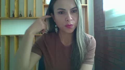 liz_28 online show from September 8, 4:06 pm