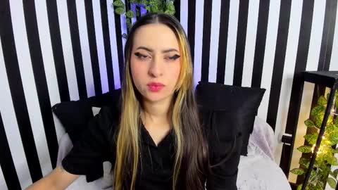 Liz  online show from November 2, 2:55 am