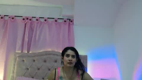 Snapshot of lizbecker_ chatting on October 19, 3:44 am Liz Becker online show from October 19, 3:44 am