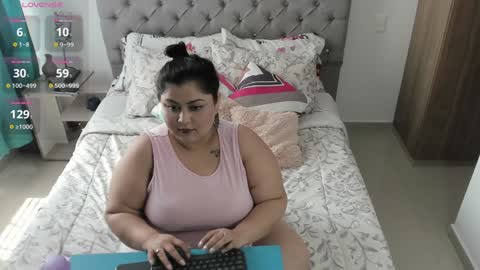 Lizzie  online show from February 6, 5:40 pm