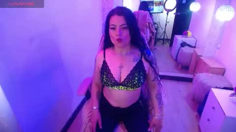 Snapshot of lizha_milf chatting on February 6, 1:32 pm Lizha online show from February 6, 1:32 pm