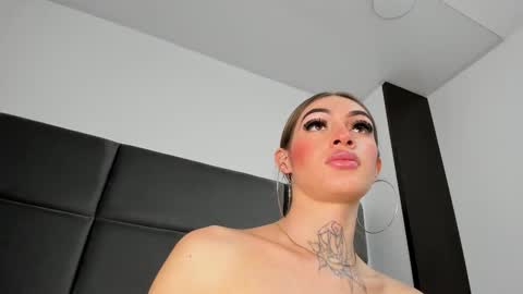 lizz_luna online show from November 5, 7:38 pm