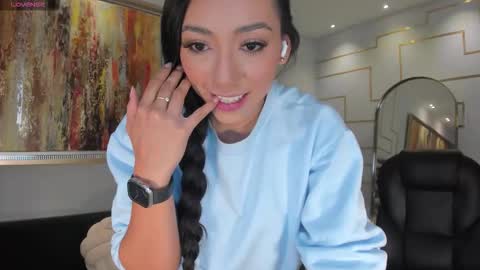 Lizzi  online show from February 26, 9:07 pm