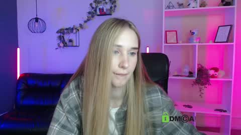 lizzie_boom online show from May 11, 2:45 pm