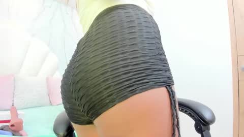 lizzie_williamss online show from November 28, 5:04 am