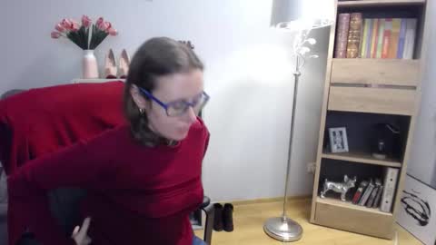 Lizzy online show from November 12, 5:54 am