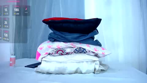 Lizzy hairy pussy online show from March 5, 6:45 pm