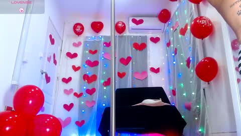 Lizzy hairy pussy online show from February 9, 1:11 am