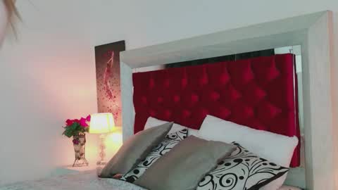 Liz  online show from November 5, 3:52 am