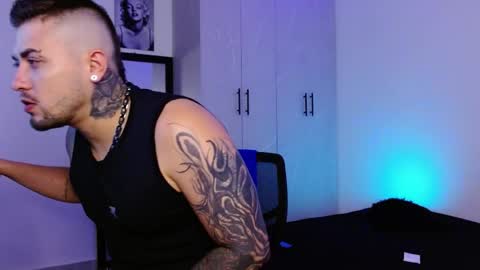 lliamm 2 online show from May 23, 6:09 am