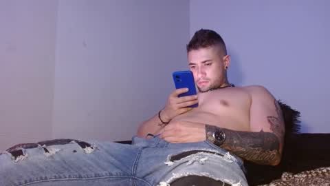 lliamm 2 online show from October 8, 7:47 am