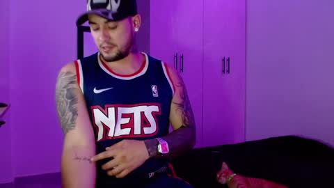 lliamm 2 online show from April 30, 1:54 am