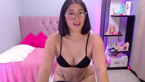 Pamela online show from March 11, 8:20 pm