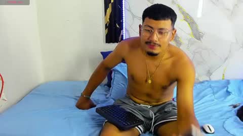 logan_black496030 online show from July 8, 11:19 pm