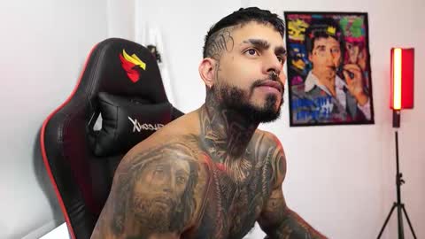 logan_hugh8 online show from October 19, 8:57 pm