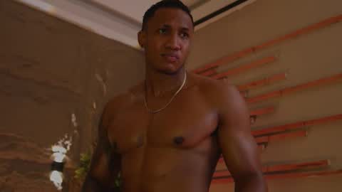 logan_varela online show from October 21, 11:30 pm