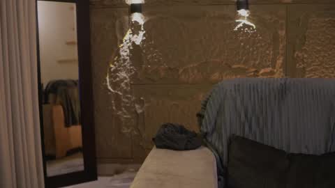 logan_varela online show from October 9, 9:15 am