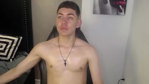 Loganfoster  online show from February 3, 9:41 pm