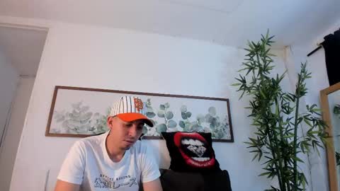 logansmithh01 online show from September 22, 1:26 pm