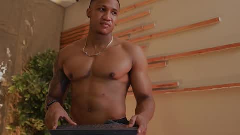 loganvarela online show from October 26, 1:06 am