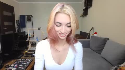 Amelia online show from September 26, 9:06 am