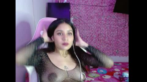lola_2599 online show from December 5, 12:28 pm