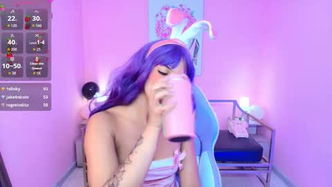              online show from October 31, 1:33 pm