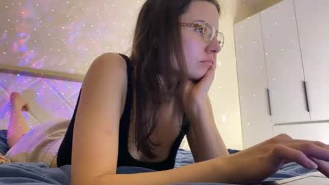 Snapshot of lola_aspis chatting on September 30, 2:49 pm lola_aspis online show from September 30, 2:49 pm