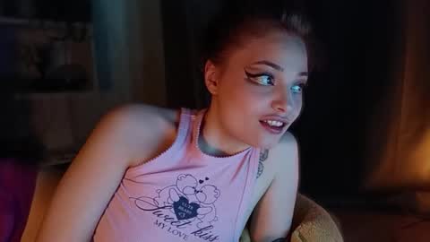 lola online show from April 20, 8:39 am