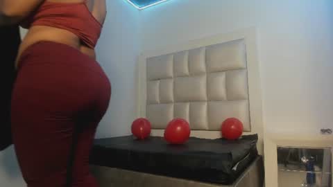 lola_js online show from June 20, 12:33 pm