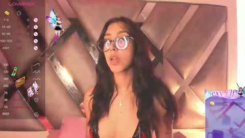Snapshot of lola_js chatting on February 24, 9:31 pm lola_js online show from February 24, 9:31 pm