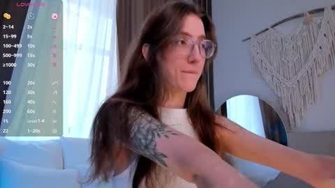 Lola online show from October 13, 7:10 am