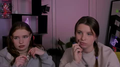 Lola online show from November 4, 7:15 pm