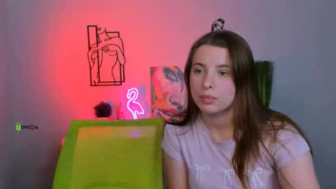 Lola online show from October 3, 7:11 pm