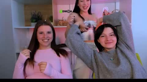 Lola online show from September 25, 9:38 am