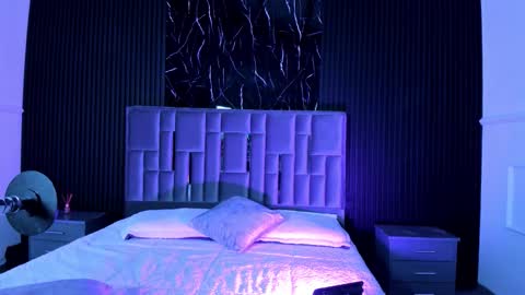 Lola Angel online show from October 14, 7:50 pm