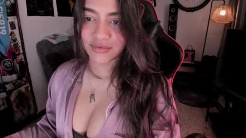 lolaasmith_21 online show from January 15, 4:32 am