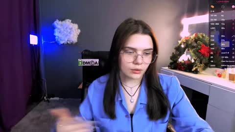 Lola pvt is OPEN online show from February 26, 12:38 pm