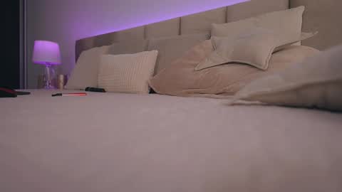 Lola online show from November 29, 10:39 pm