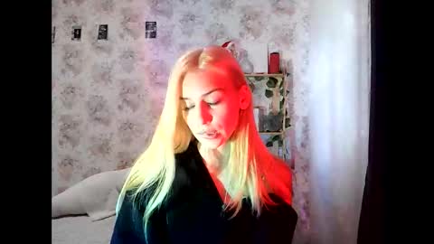 LollaLaKiss online show from November 12, 2:36 am