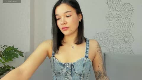 lolly_turner online show from April 8, 5:10 am