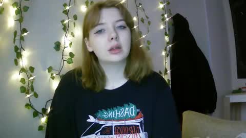 Snapshot of lollylol11 chatting on February 24, 2:48 pm Lilly online show from February 24, 2:48 pm