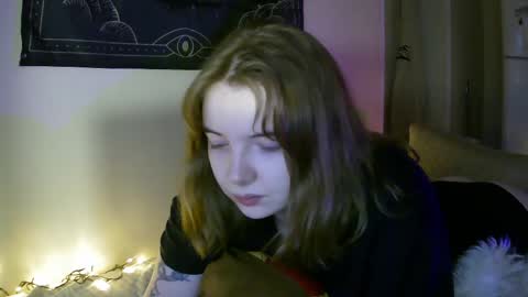Snapshot of lollylol11 chatting on February 11, 2:24 pm Lilly online show from February 11, 2:24 pm